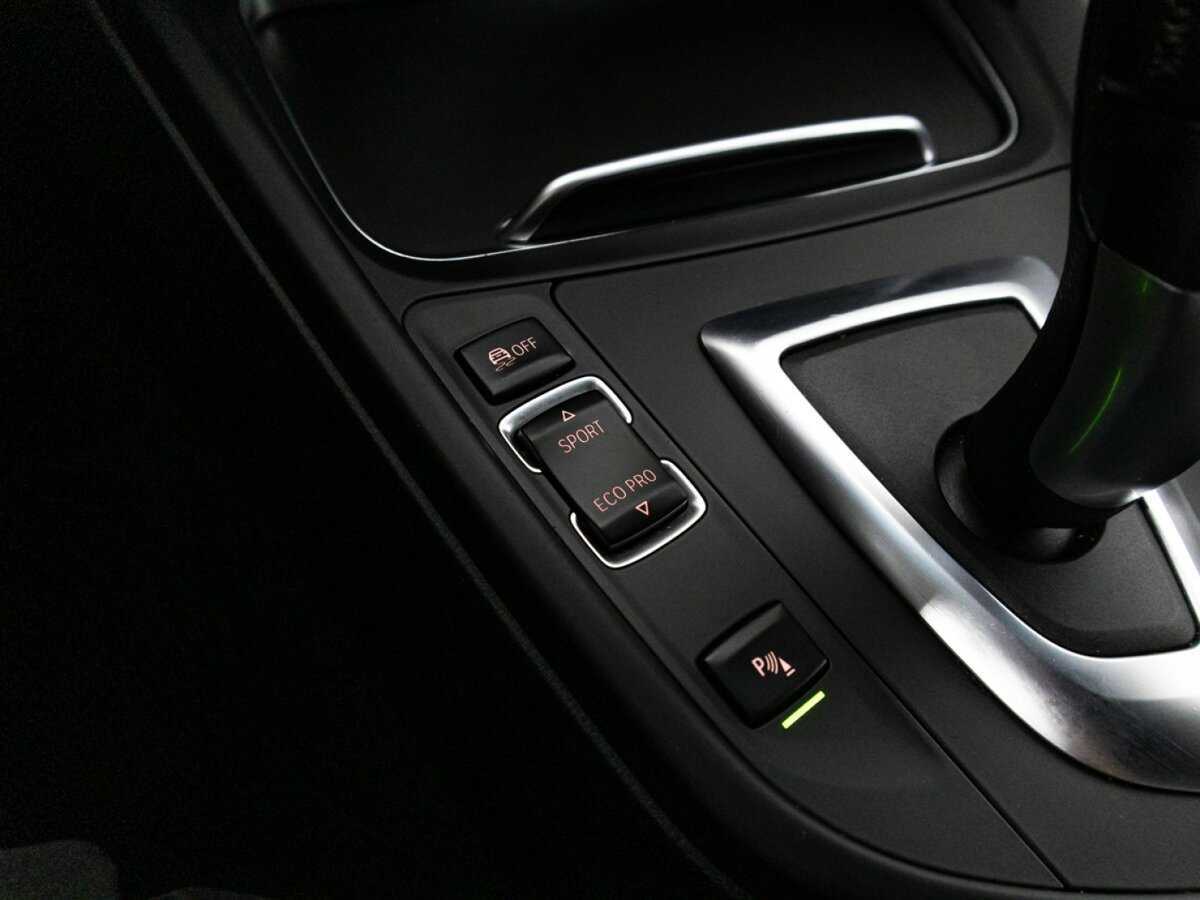 BMW 3 серии с пробегом — 2016 год. Фото: #17