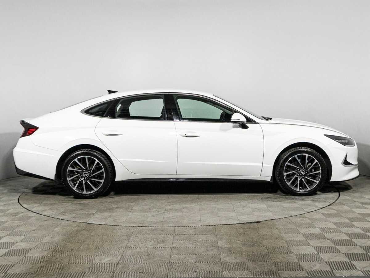 Hyundai Sonata с пробегом — 2022 год. Фото: #3