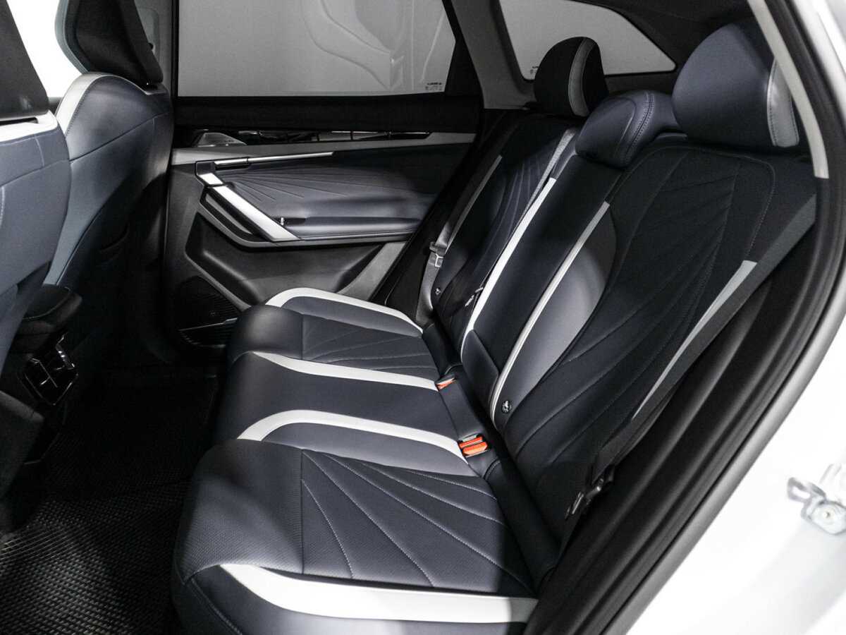 Geely Atlas с пробегом — 2023 год. Фото: #9