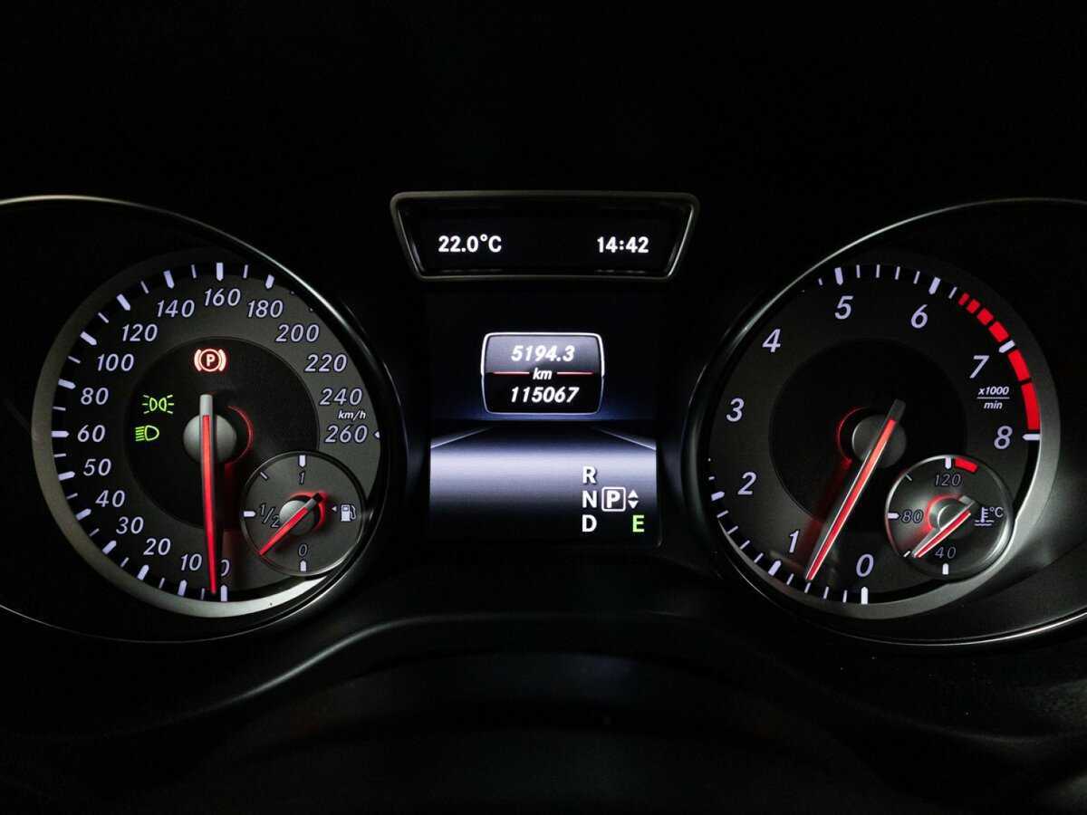 Mercedes-Benz CLA с пробегом — 2015 год. Фото: #11