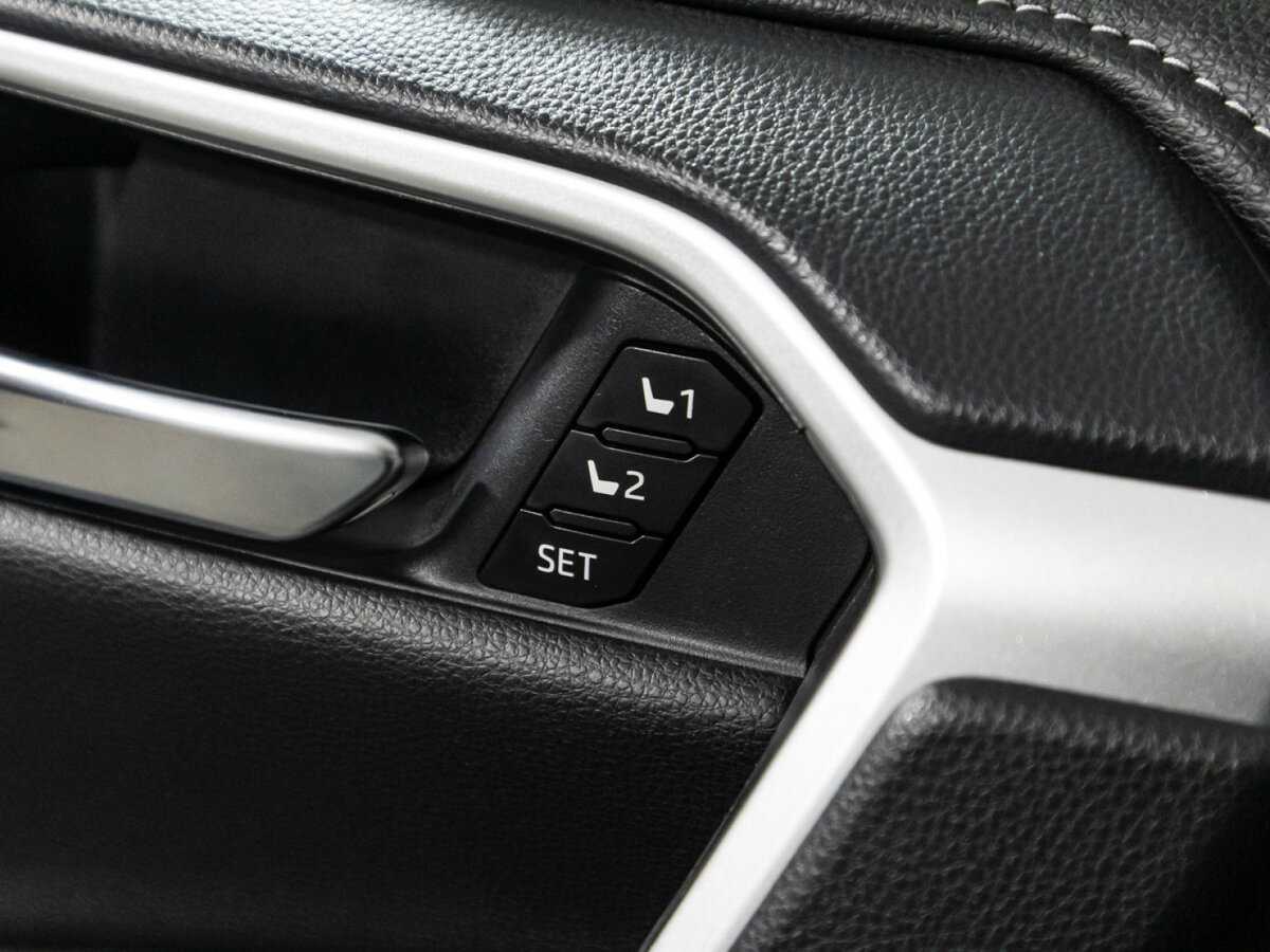 Toyota RAV4 с пробегом — 2021 год. Фото: #16