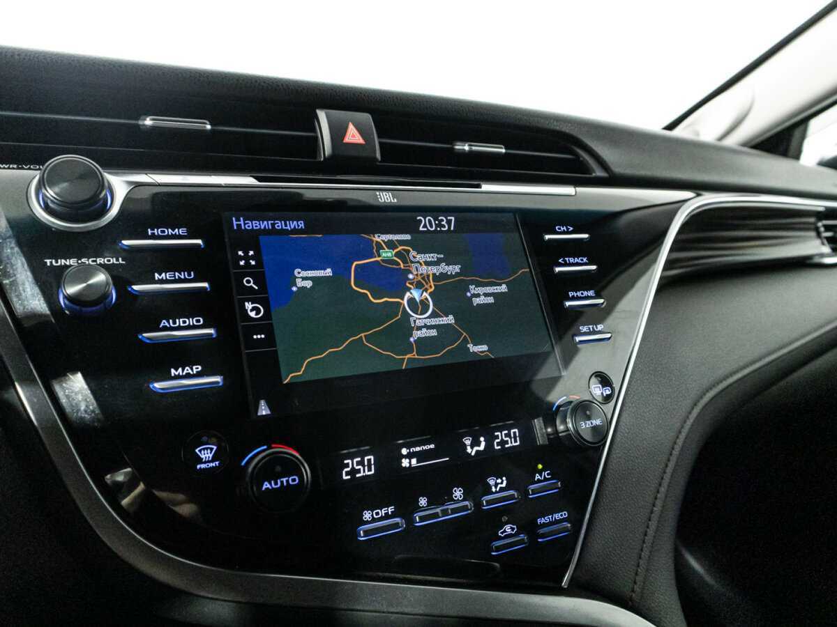 Toyota Camry с пробегом — 2018 год. Фото: #17