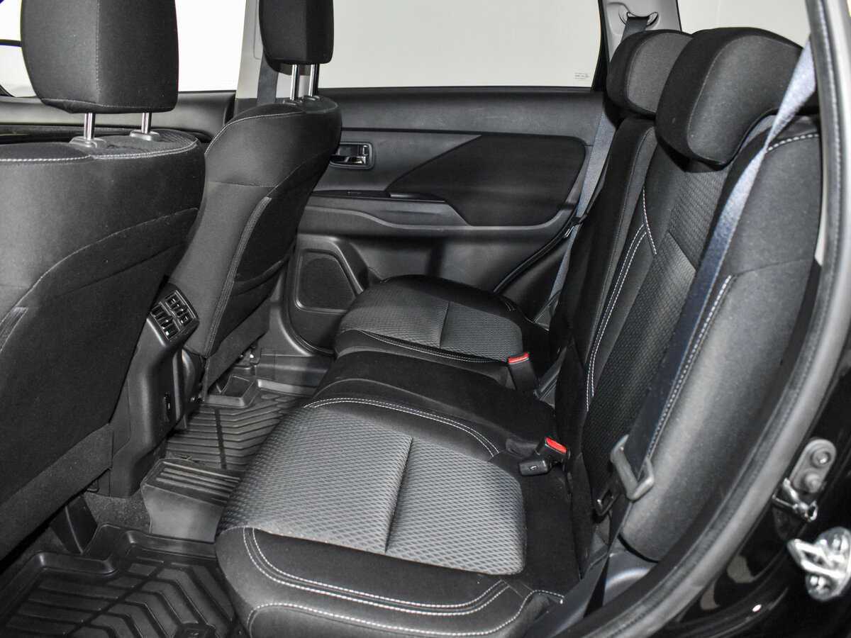 Mitsubishi Outlander с пробегом — 2021 год. Фото: #11
