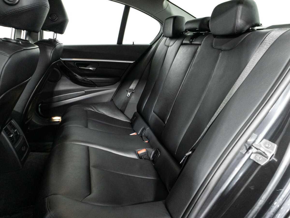 BMW 3 серии с пробегом — 2017 год. Фото: #9