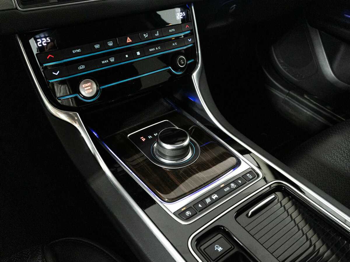 Jaguar XF с пробегом — 2016 год. Фото: #21