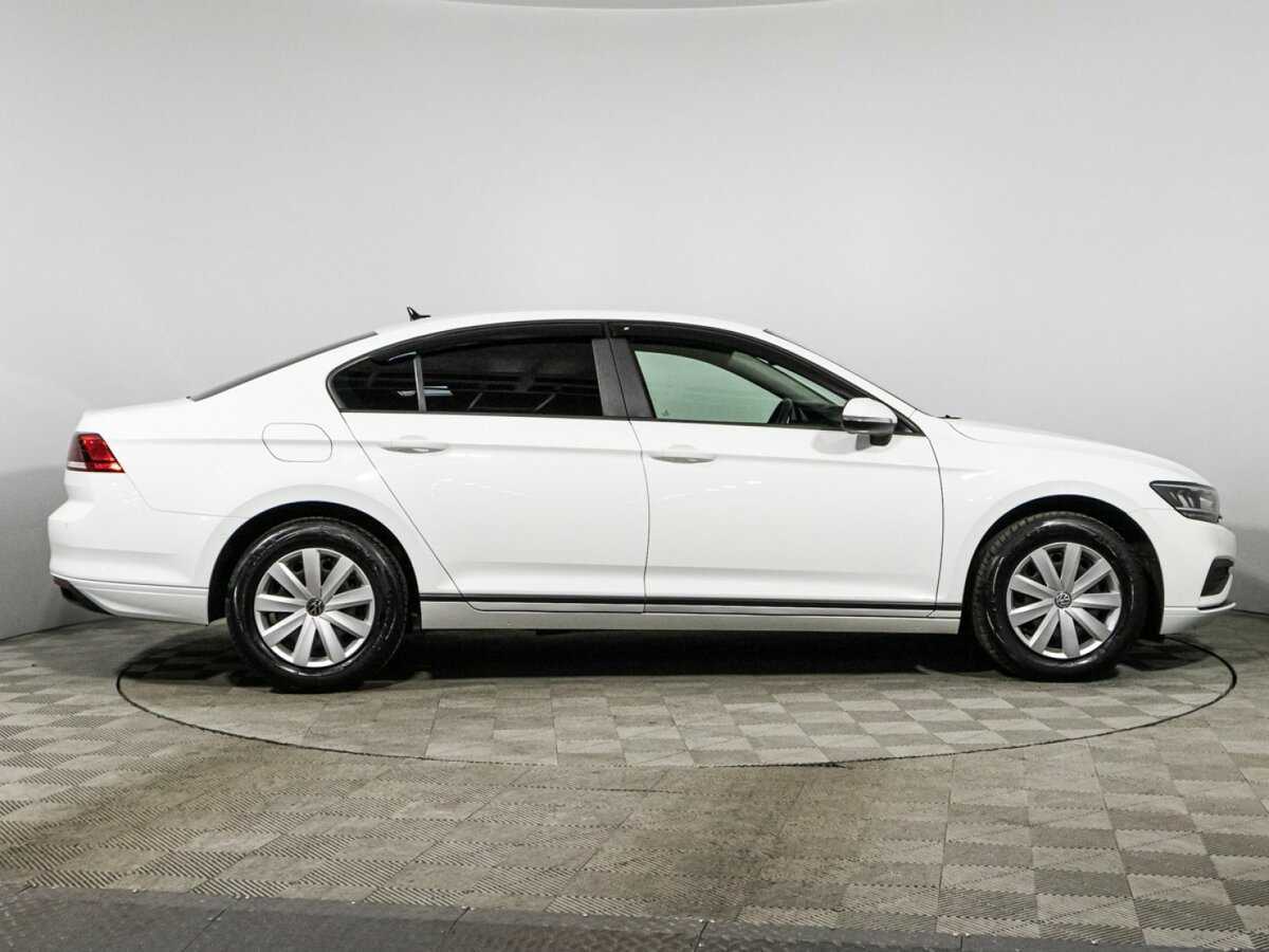 Volkswagen Passat с пробегом — 2021 год. Фото: #3