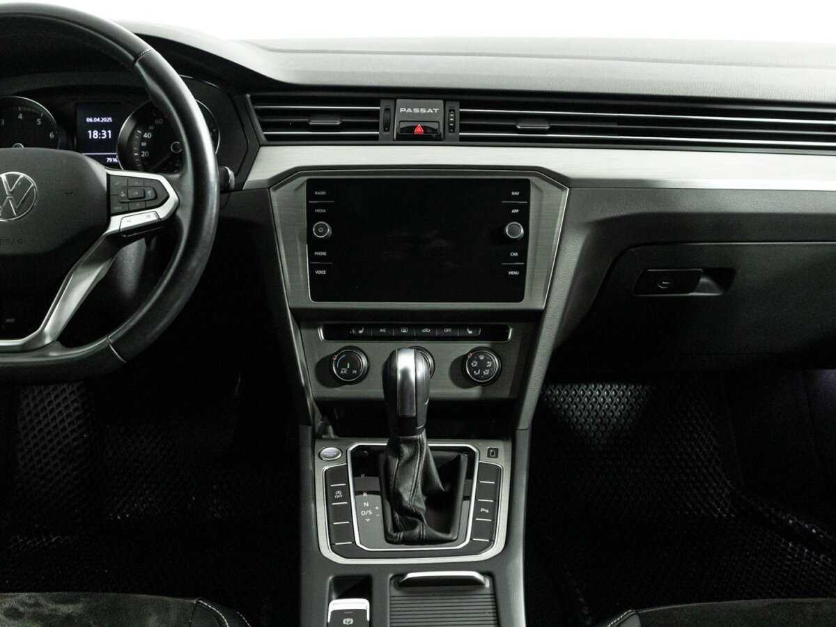 Volkswagen Passat с пробегом — 2021 год. Фото: #13