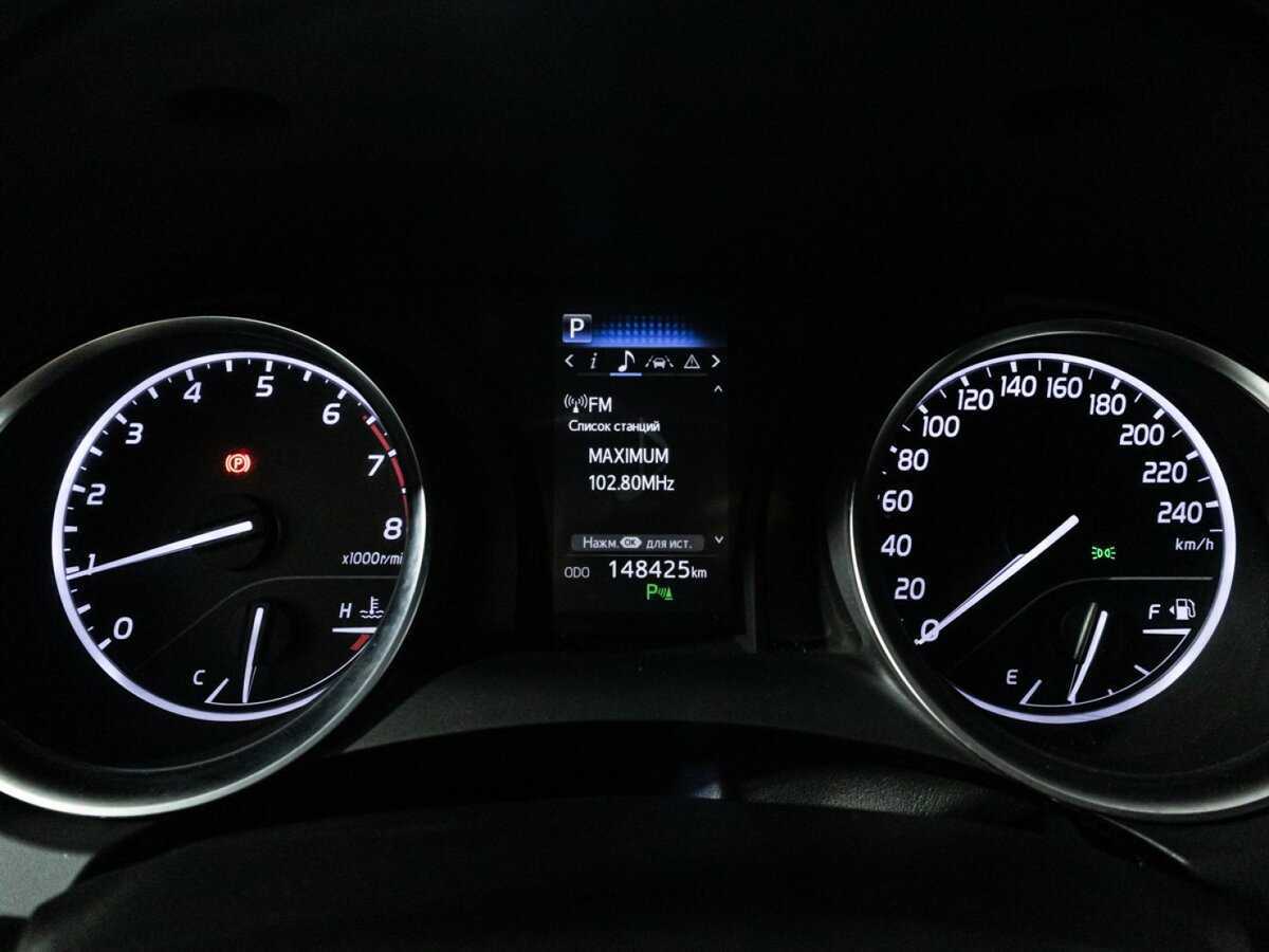 Toyota Camry с пробегом — 2020 год. Фото: #11