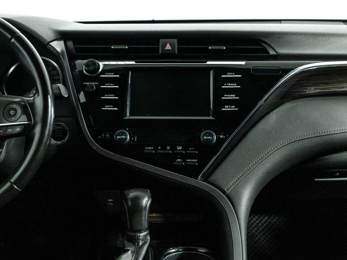 Toyota Camry с пробегом — 2020 год. Фото: #13