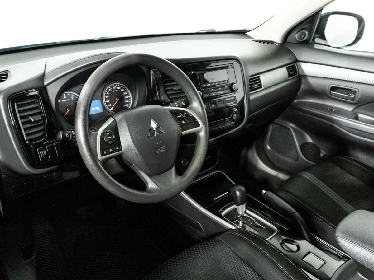 Mitsubishi Outlander с пробегом — 2018 год. Фото: #10
