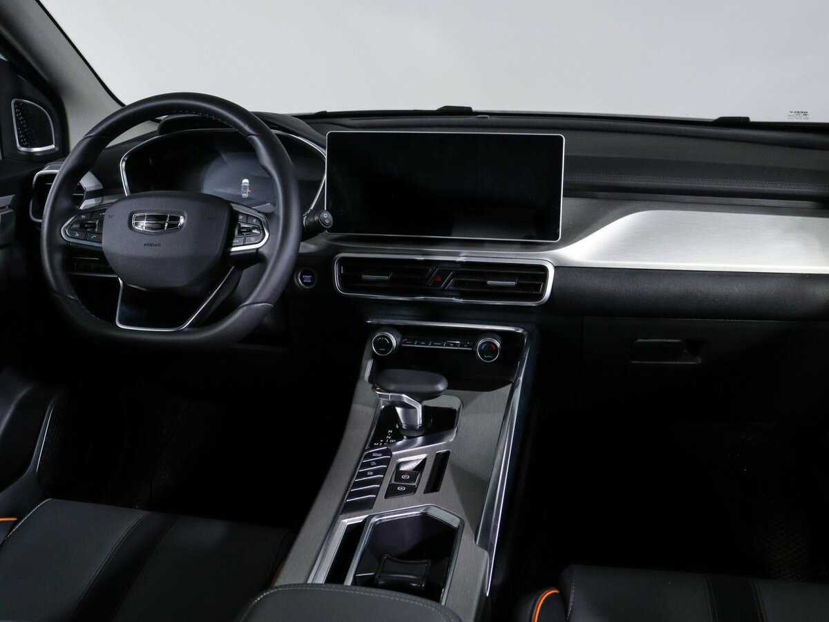 Geely Coolray с пробегом — 2023 год. Фото: #8