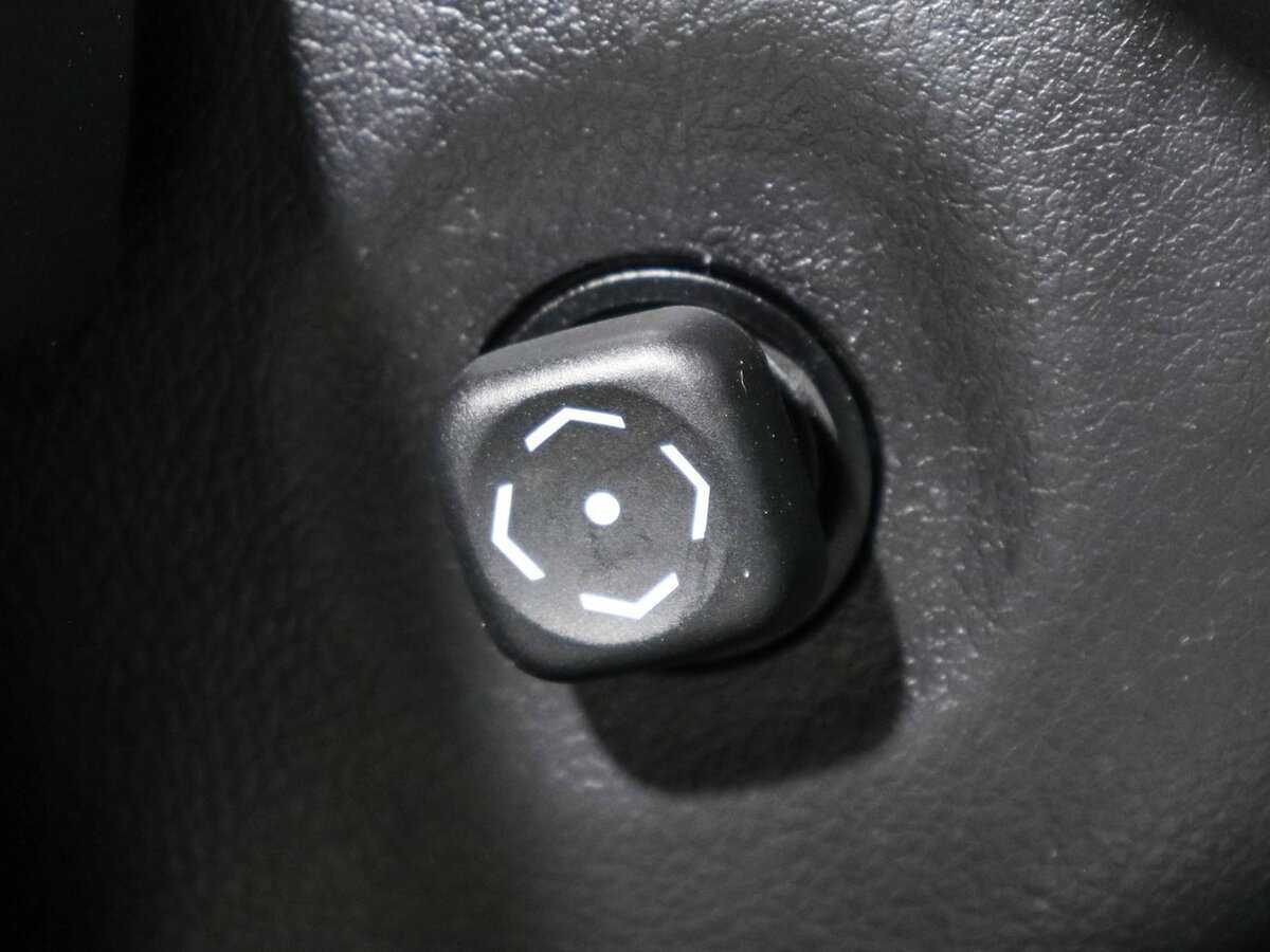 Toyota Camry с пробегом — 2015 год. Фото: #15