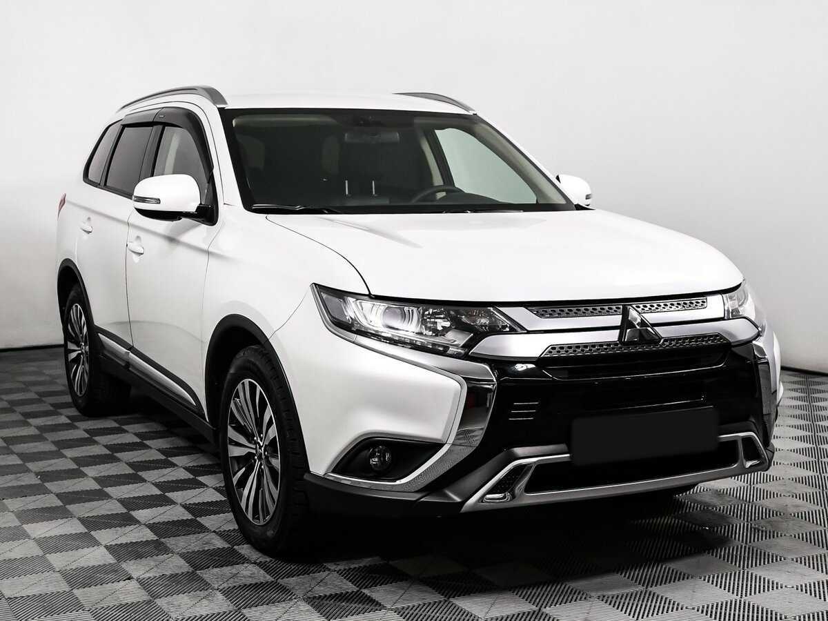 Mitsubishi Outlander с пробегом — 2019 год. Фото: #2