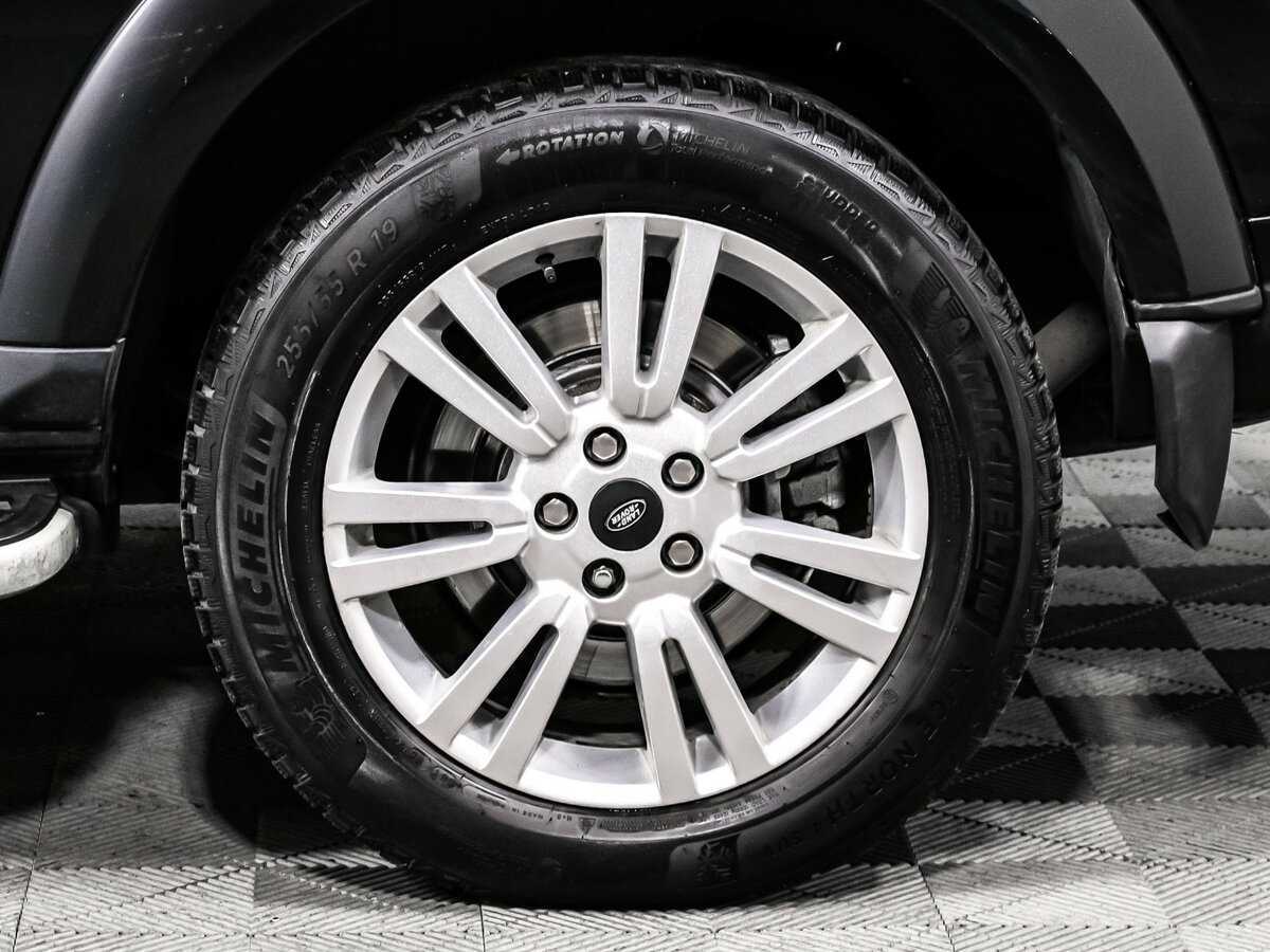 Land Rover Discovery с пробегом — 2015 год. Фото: #13
