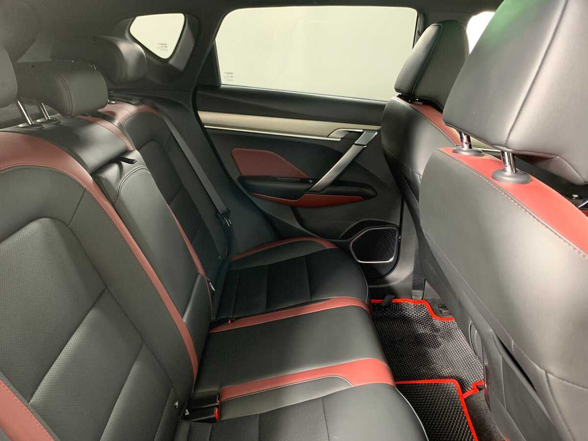 Geely Coolray с пробегом — 2023 год. Фото: #16