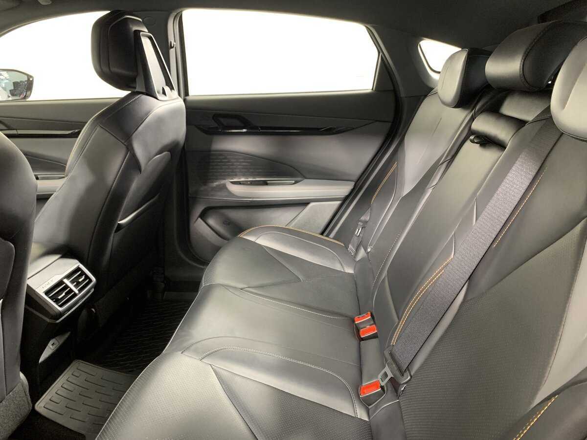 Changan UNI-V с пробегом — 2023 год. Фото: #19