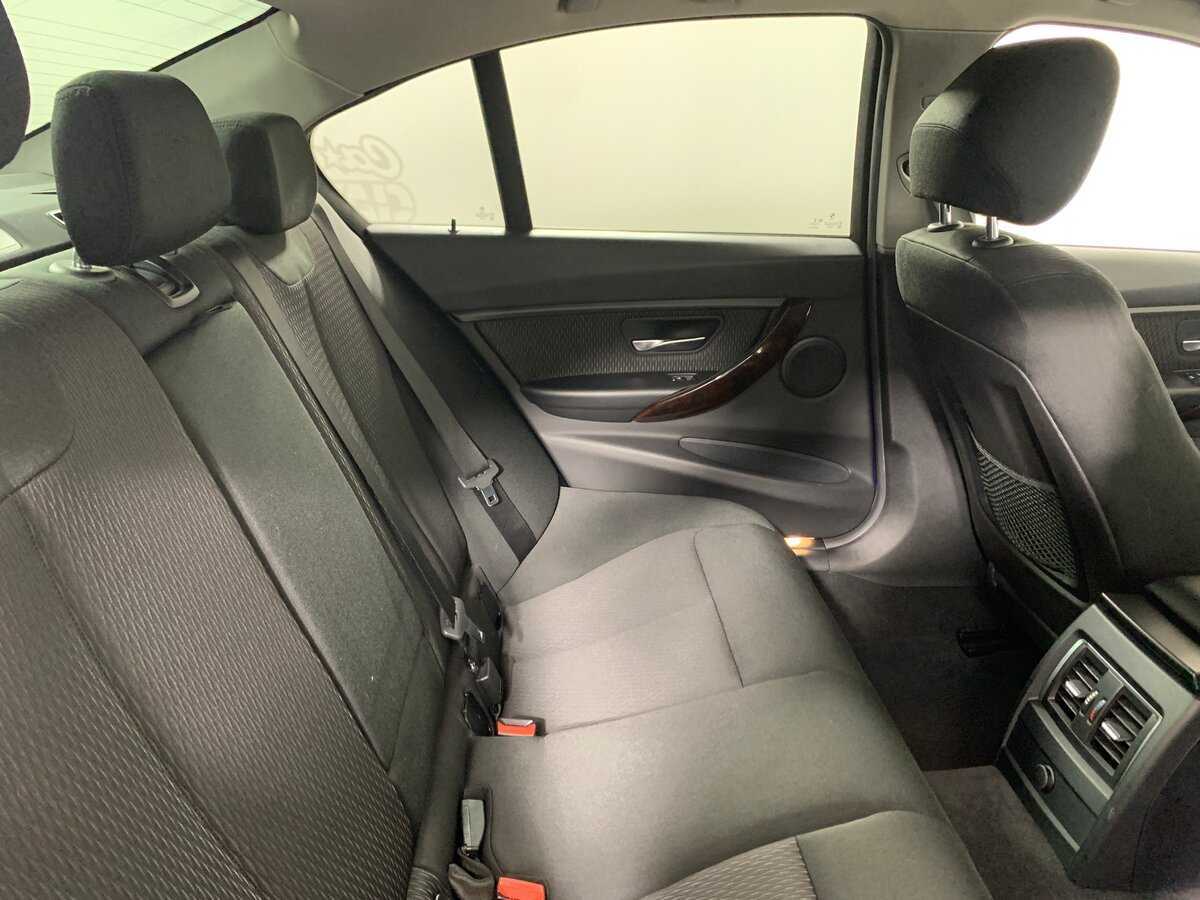 BMW 3 серии с пробегом — 2017 год. Фото: #14