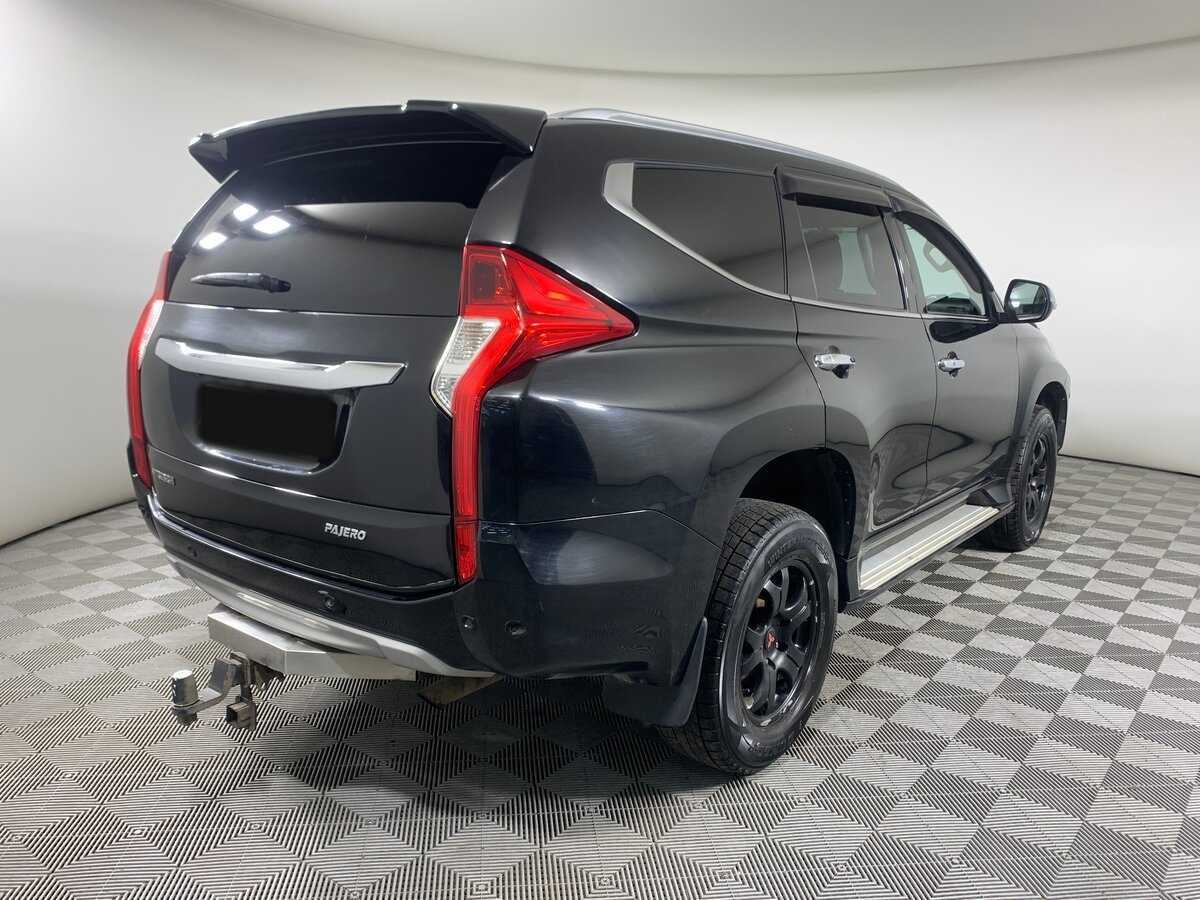 Mitsubishi Pajero Sport с пробегом — 2017 год. Фото: #4