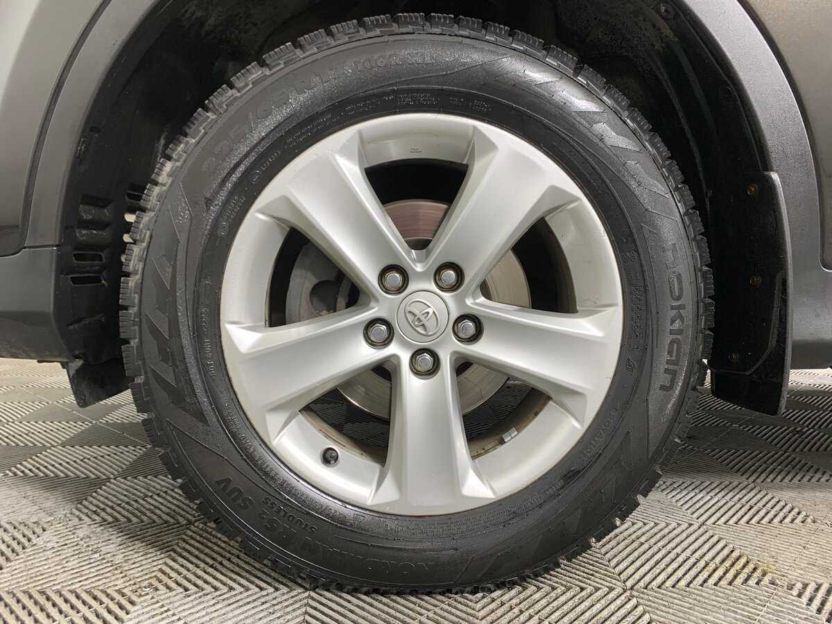 Toyota RAV4 с пробегом — 2014 год. Фото: #8