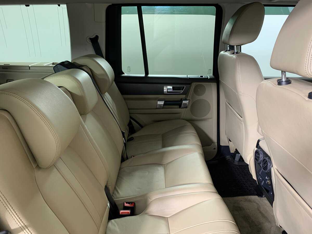 Land Rover Discovery с пробегом — 2012 год. Фото: #17