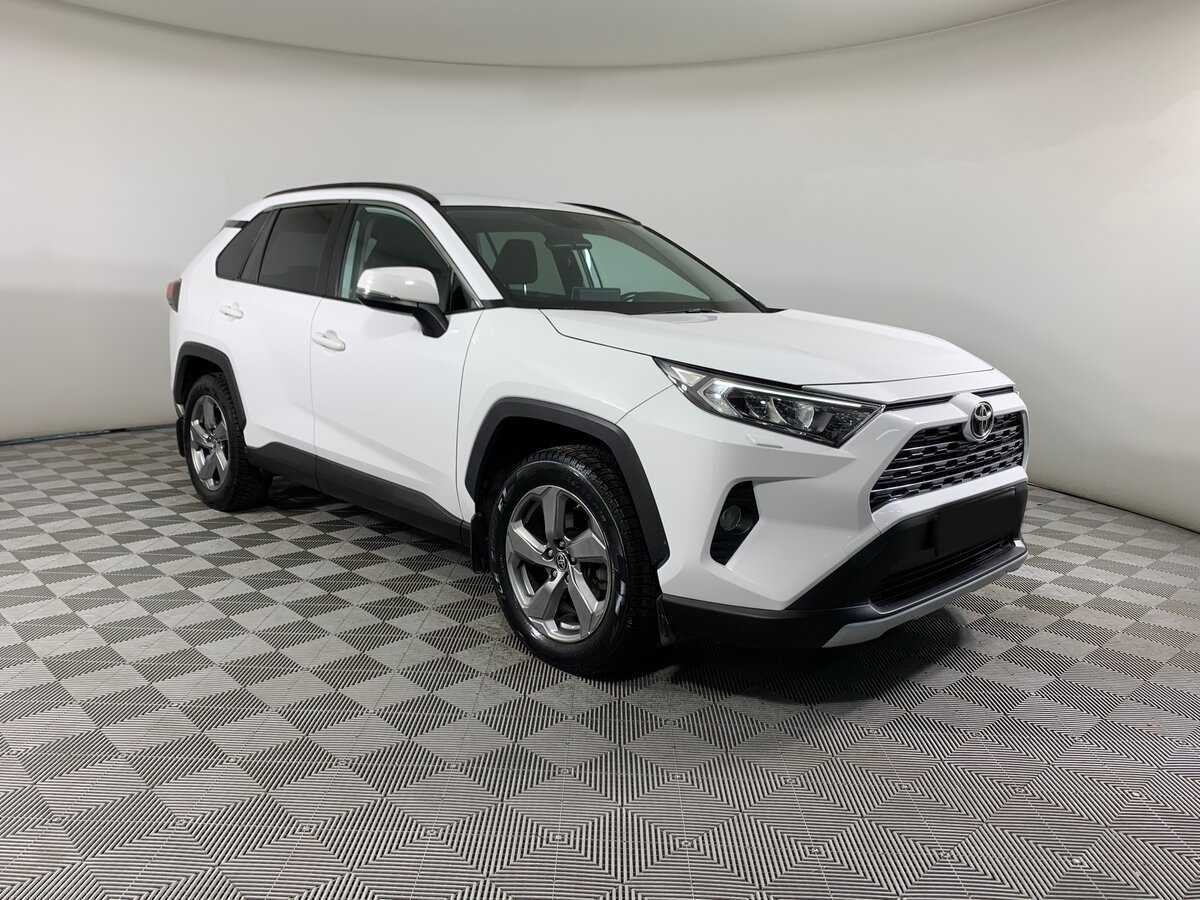 Toyota RAV4 с пробегом — 2020 год. Фото: #2