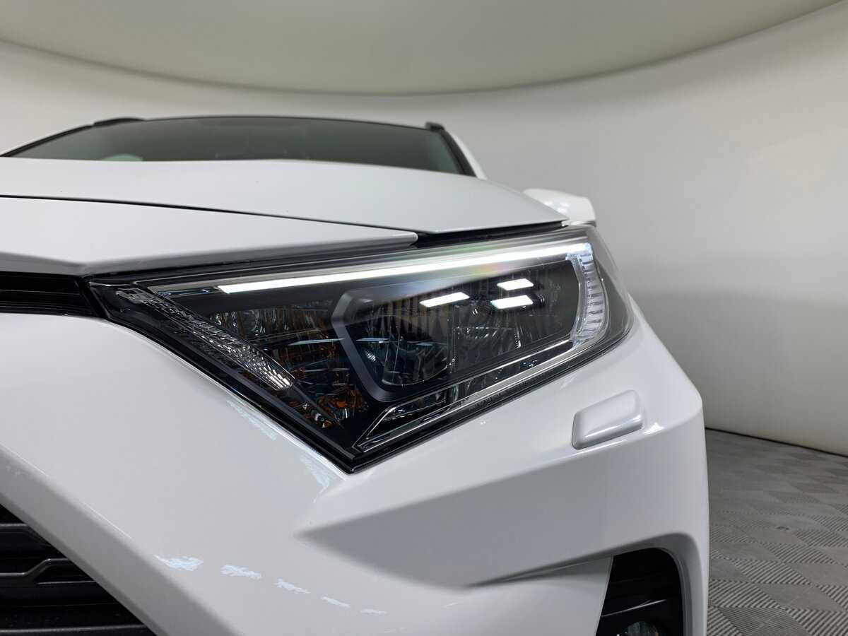 Toyota RAV4 с пробегом — 2020 год. Фото: #9