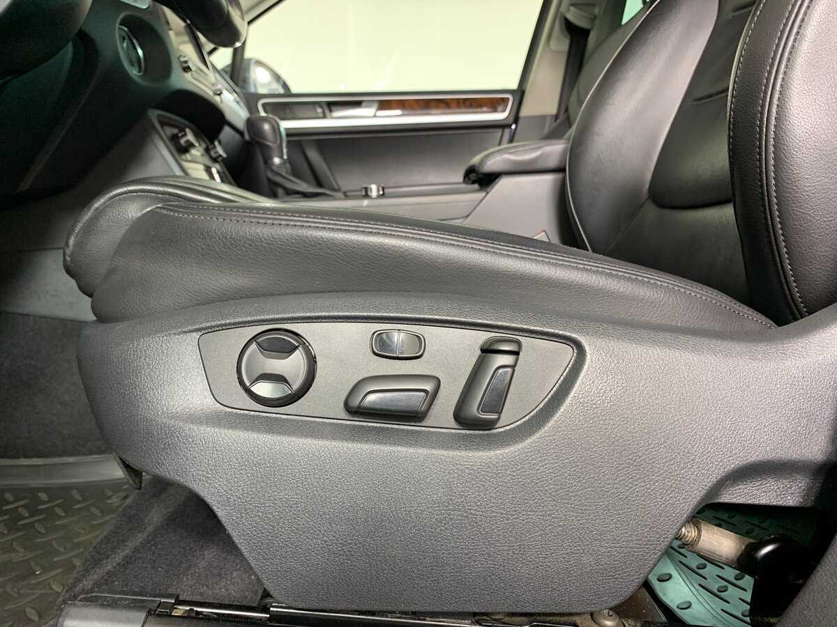 Volkswagen Touareg с пробегом — 2013 год. Фото: #16