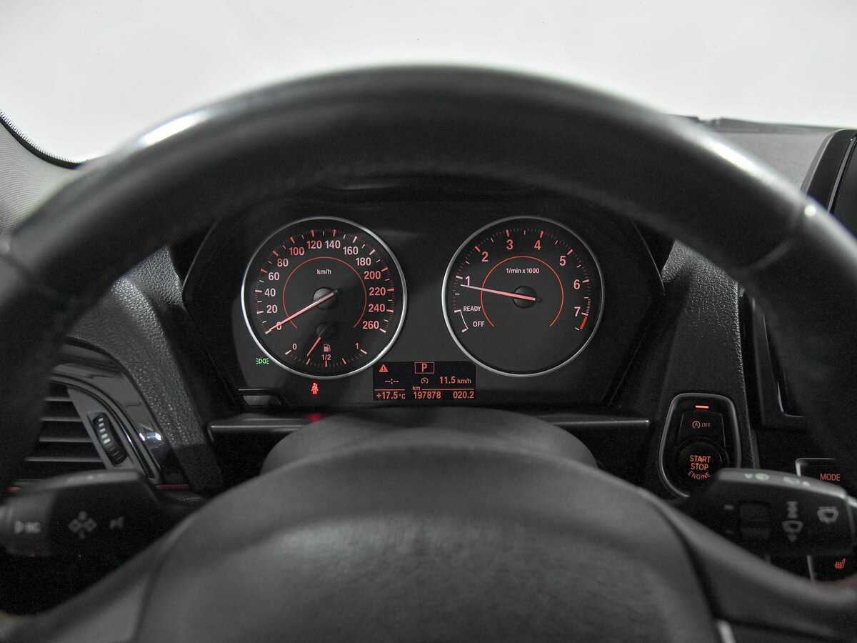 BMW 1 серии с пробегом — 2013 год. Фото: #6