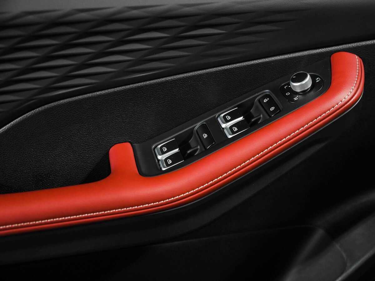 Geely Coolray с пробегом — 2023 год. Фото: #13