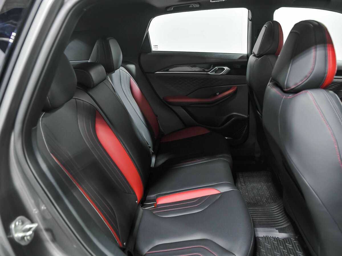 Geely Coolray с пробегом — 2023 год. Фото: #14