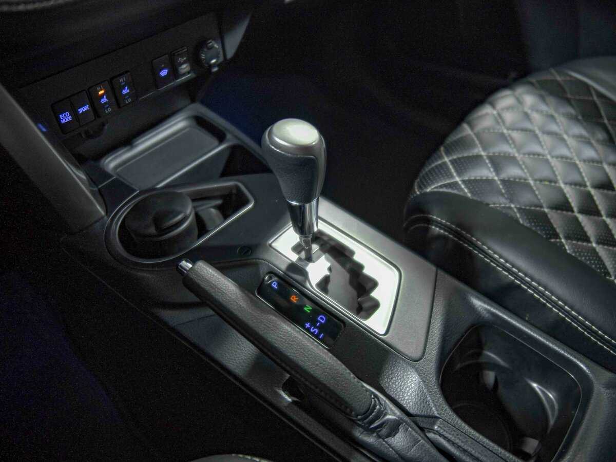 Toyota RAV4 с пробегом — 2018 год. Фото: #10