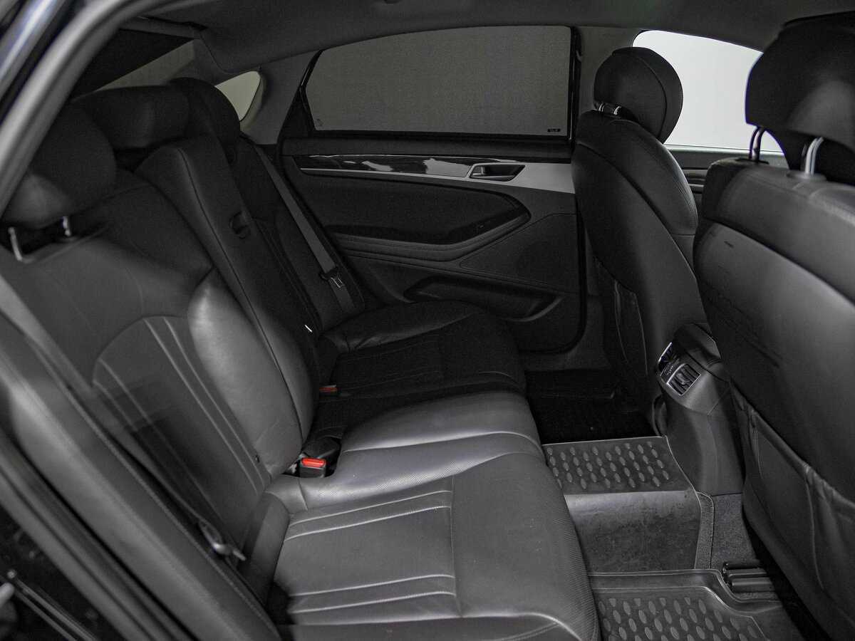 Hyundai Genesis с пробегом — 2014 год. Фото: #19