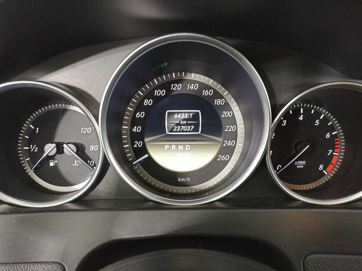 Mercedes-Benz C-Класс с пробегом — 2012 год. Фото: #12