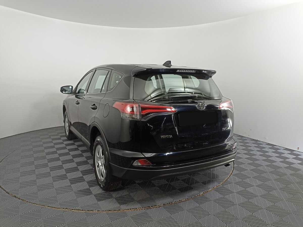 Toyota RAV4 с пробегом — 2019 год. Фото: #6