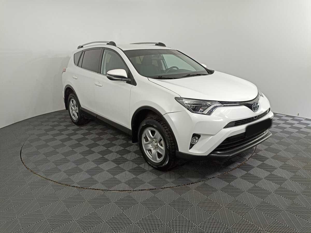 Toyota RAV4 с пробегом — 2017 год. Фото: #2