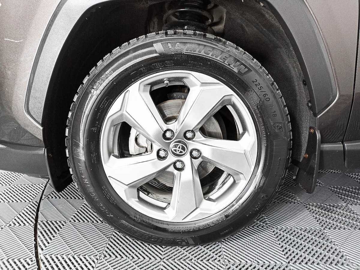 Toyota RAV4 с пробегом — 2019 год. Фото: #15