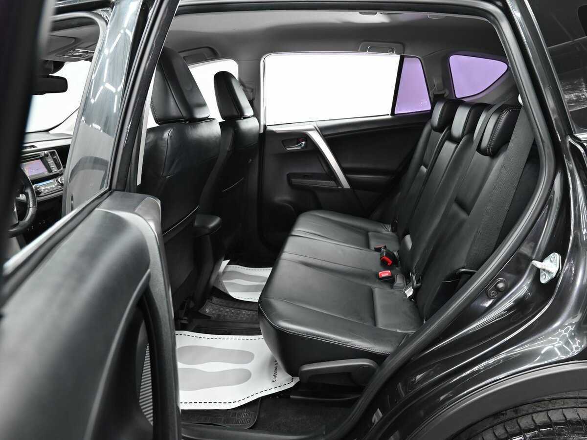 Toyota RAV4 с пробегом — 2013 год. Фото: #14