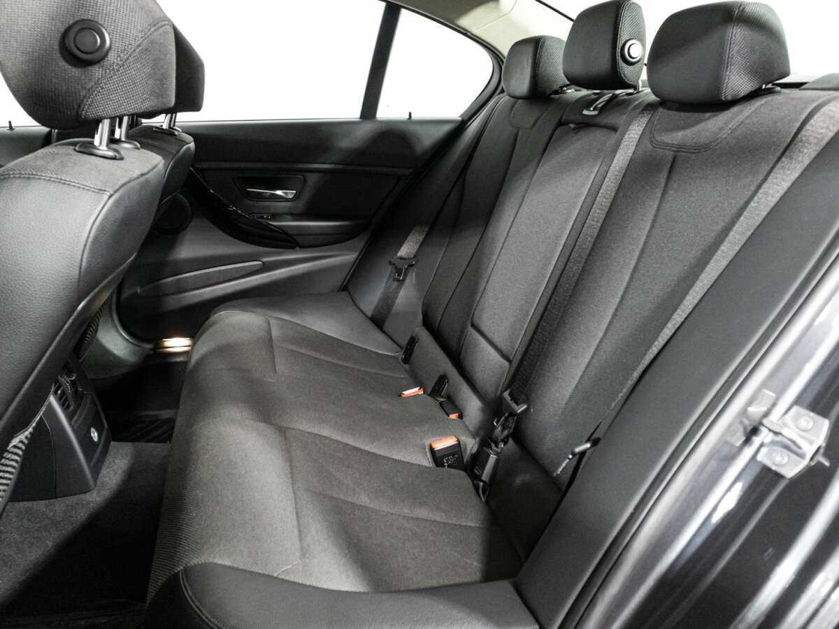 BMW 3 серии с пробегом — 2018 год. Фото: #9