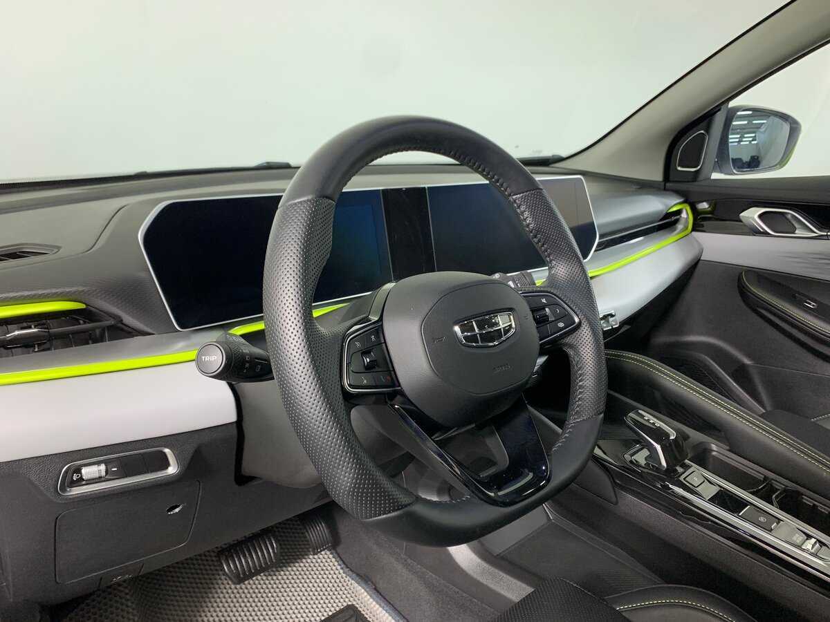 Geely Coolray с пробегом — 2023 год. Фото: #11