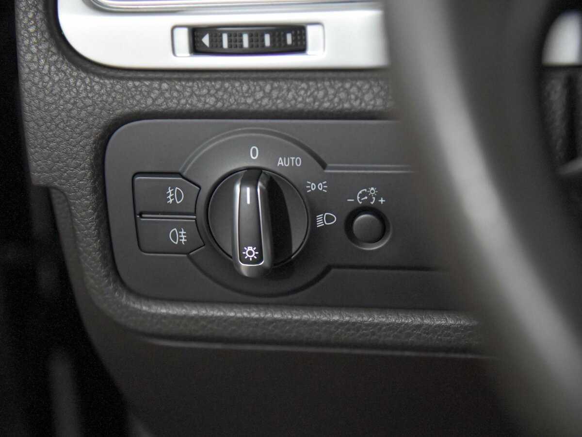 Volkswagen Touareg с пробегом — 2016 год. Фото: #13