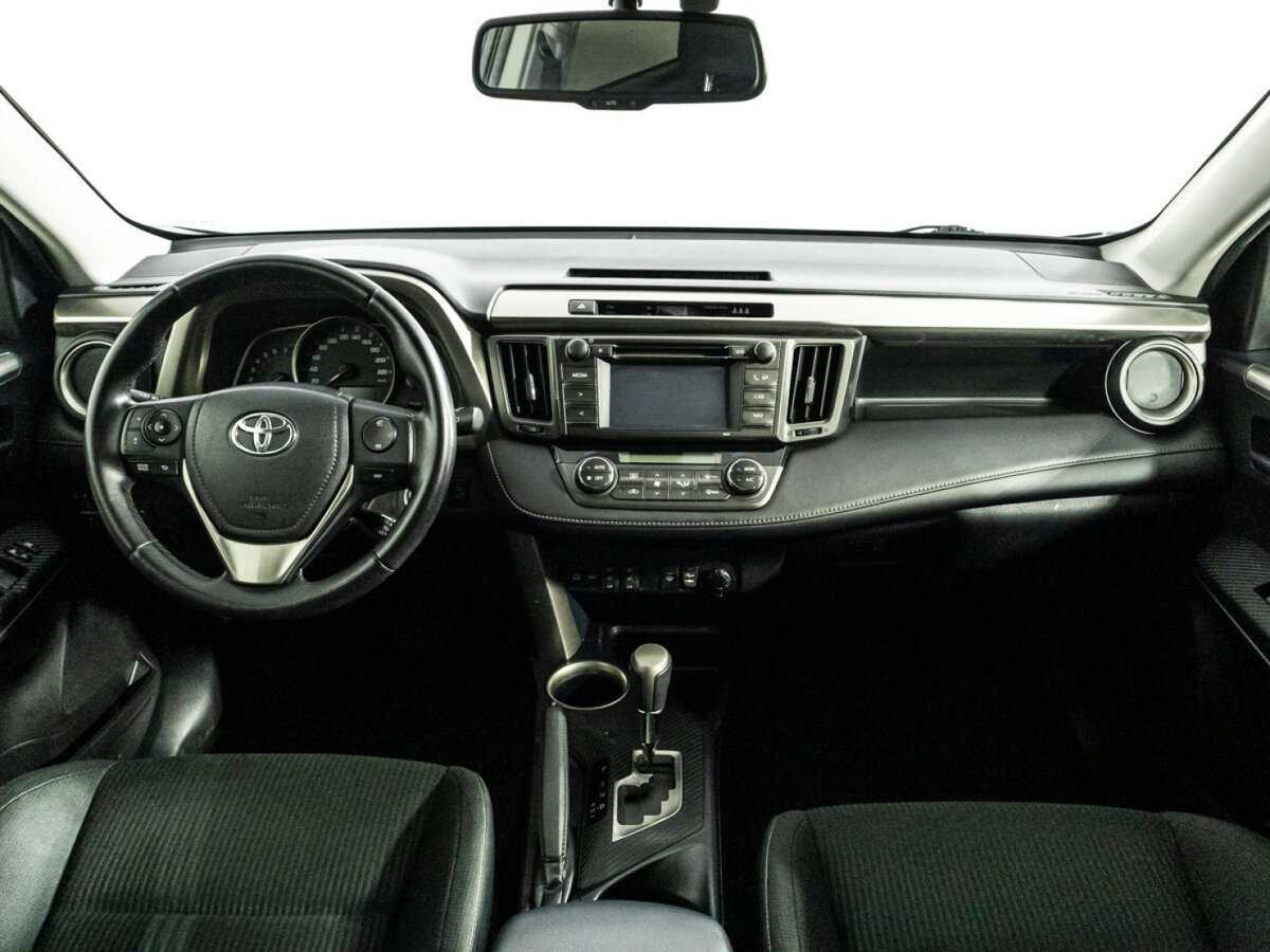 Toyota RAV4 с пробегом — 2014 год. Фото: #12