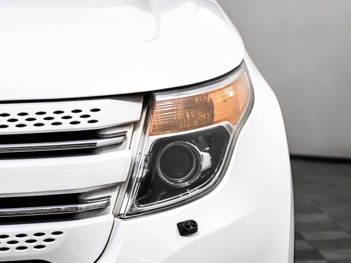 Ford Explorer с пробегом — 2013 год. Фото: #14