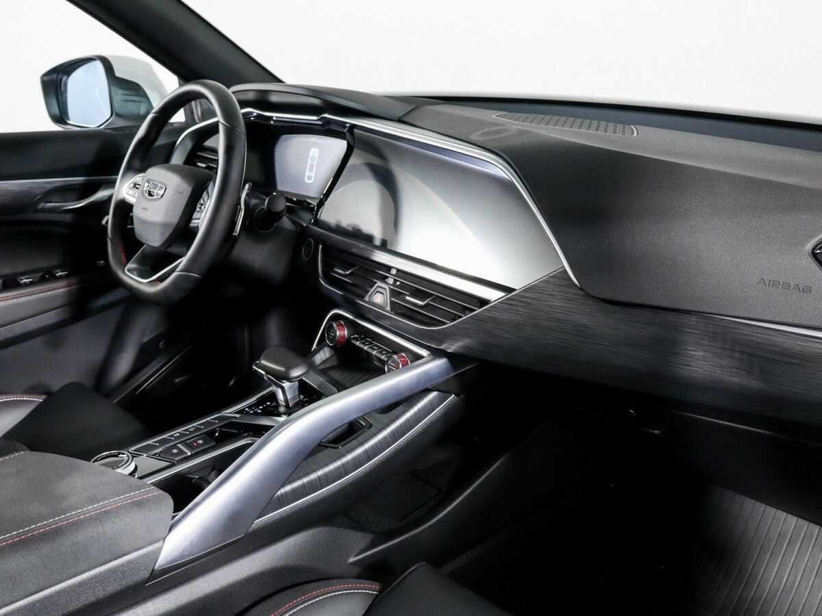 Geely Tugella с пробегом — 2023 год. Фото: #8