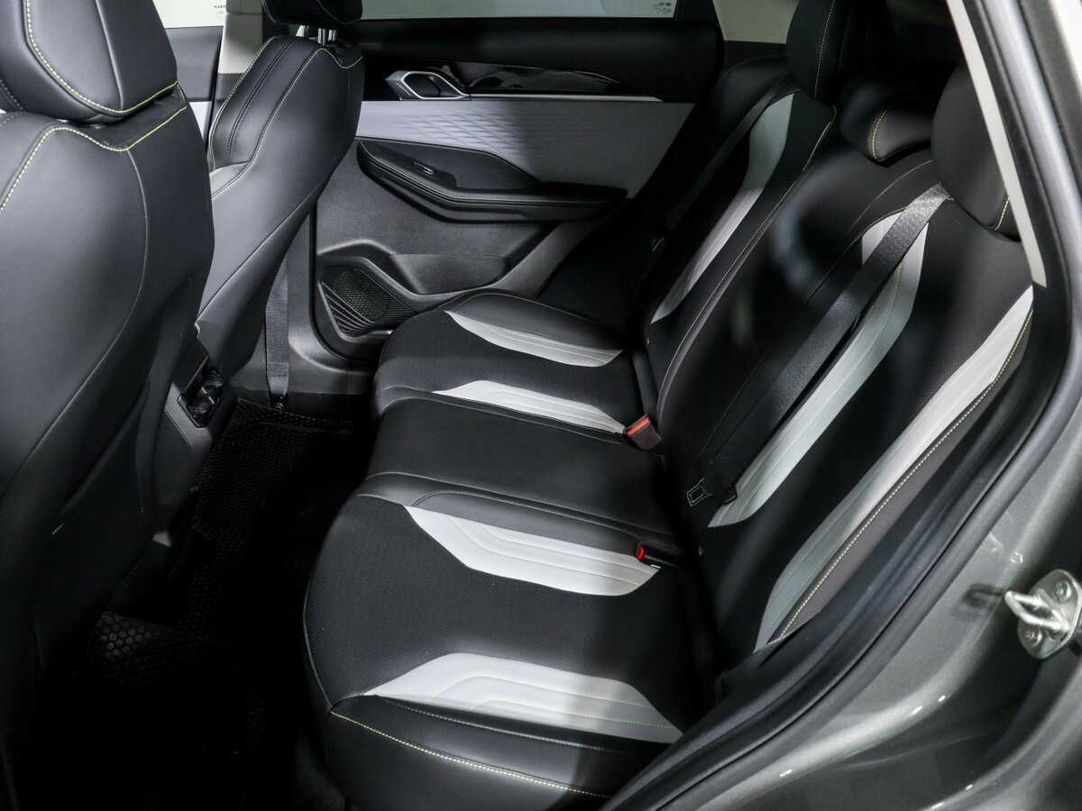 Geely Coolray с пробегом — 2023 год. Фото: #9