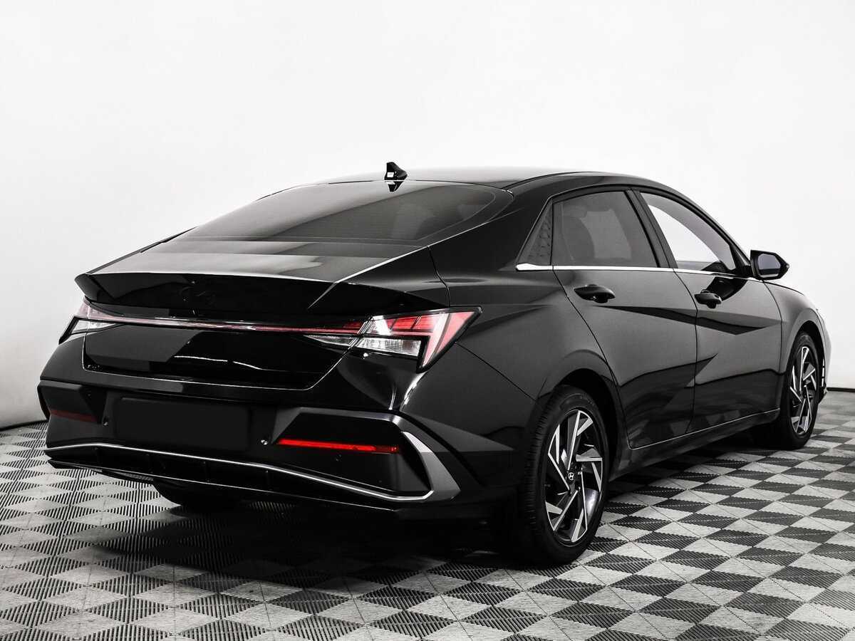 Hyundai Elantra с пробегом — 2024 год. Фото: #4