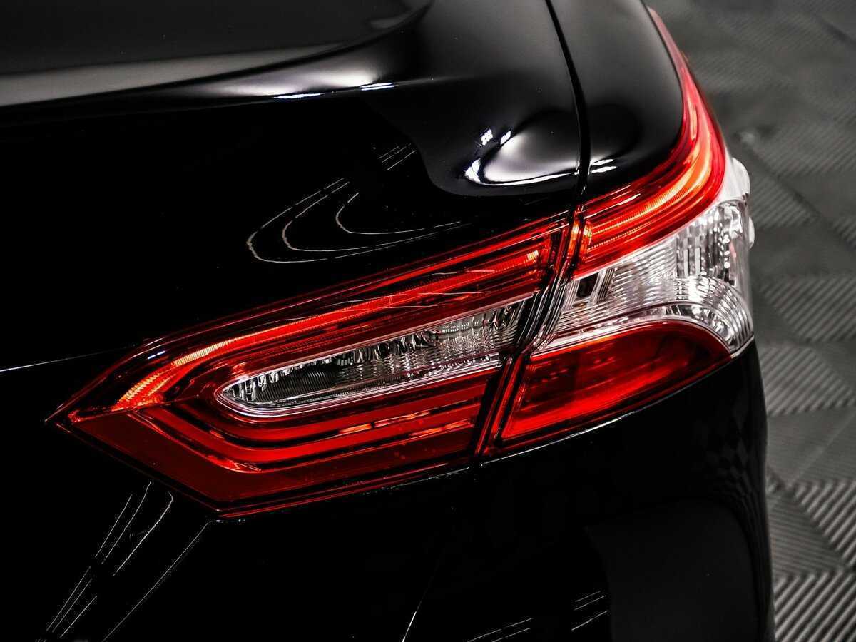 Toyota Camry с пробегом — 2018 год. Фото: #16