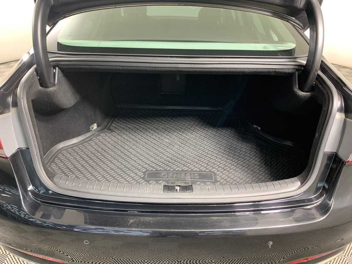 Hyundai Genesis с пробегом — 2016 год. Фото: #19