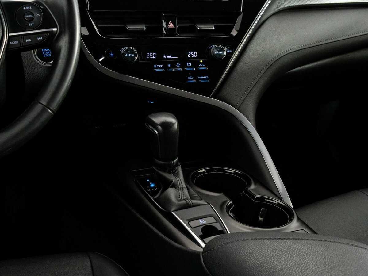 Toyota Camry с пробегом — 2021 год. Фото: #11