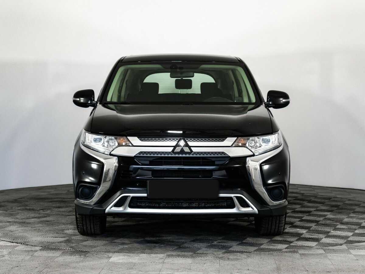 Mitsubishi Outlander с пробегом — 2018 год. Фото: #1
