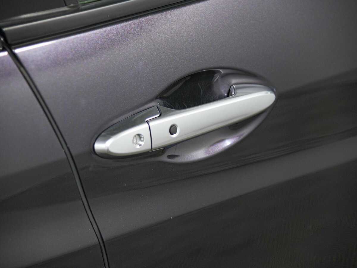 Honda Vezel с пробегом — 2014 год. Фото: #17